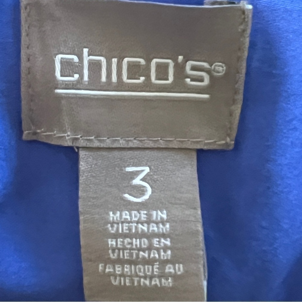 Chico’s brilliant blue button-down shirt with 3/4th sleeves. Sz 3. Preowned. EUC - Picture 7 of 8